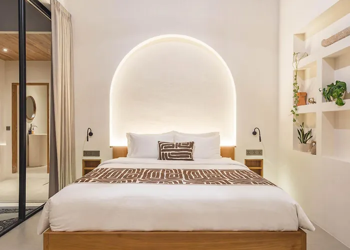 Eve With Private Pool, & Outdoor Movie Cinema Canggu