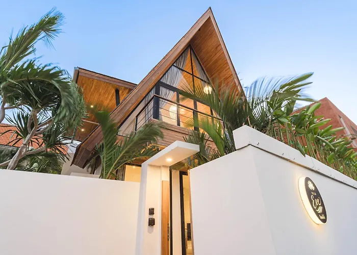 Eve With Private Pool, & Outdoor Movie Cinema Villa Canggu