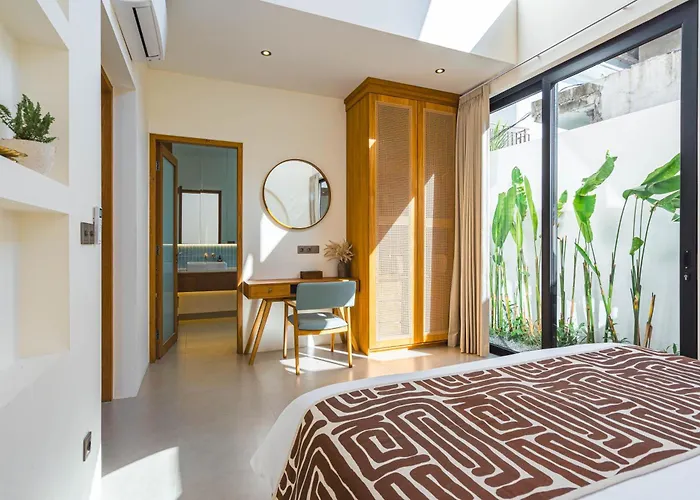 Eve With Private Pool, & Outdoor Movie Cinema Villa