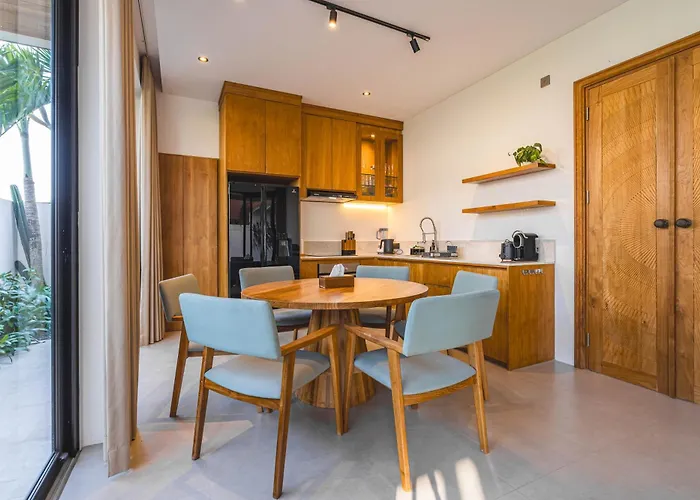 Eve With Private Pool, & Outdoor Movie Cinema Villa