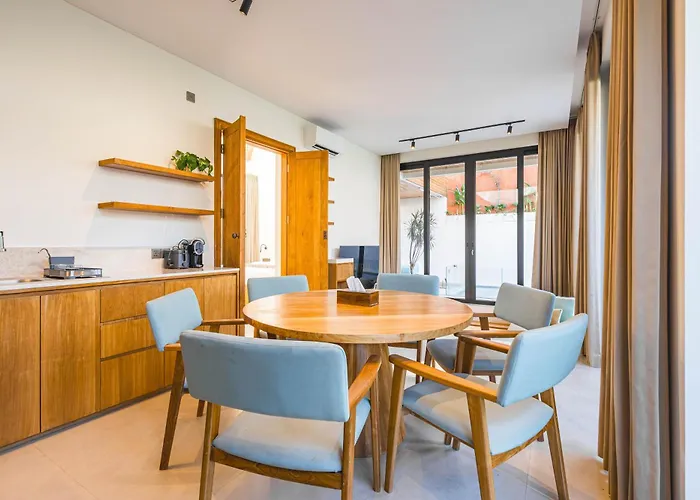 Eve With Private Pool, & Outdoor Movie Cinema Villa *